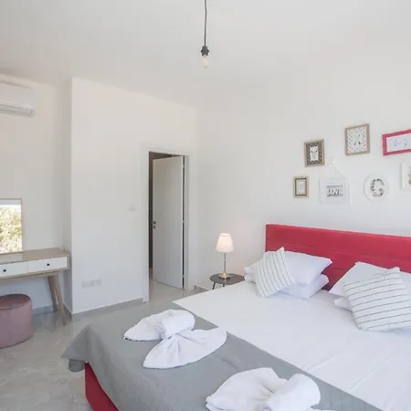 1544 - Imagine Your Family Renting A Luxury Close To Main Attractions