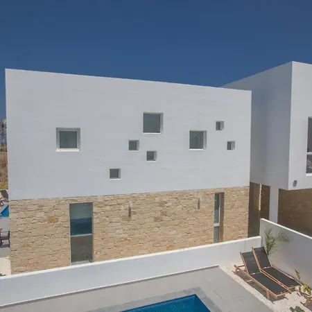 Villa 1544 - Imagine Your Family Renting A Luxury Close To Main Attractions