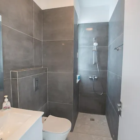 Villa 1544 - Imagine Your Family Renting A Luxury Close To Main Attractions